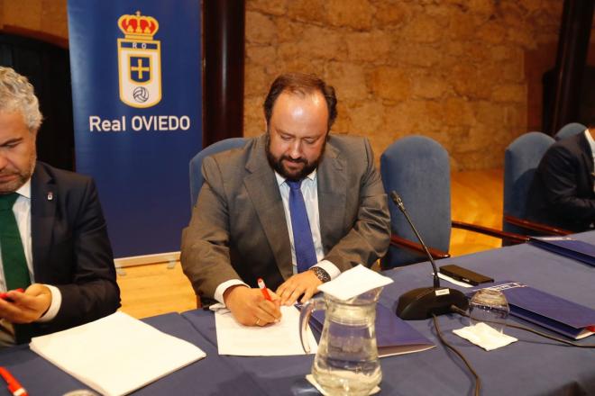 El presidente del Oviedo, Jorge Menéndez Vallina, durante la Junta de Accionistas del pasado curso.