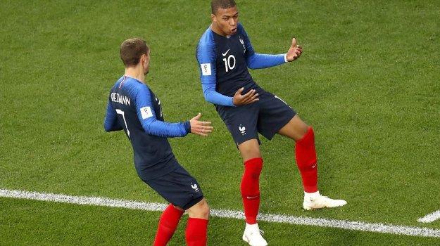 Griezmann y Mbappé celebran un gol con Francia en el pasado Mundial de Rusia donde fueron campeones.