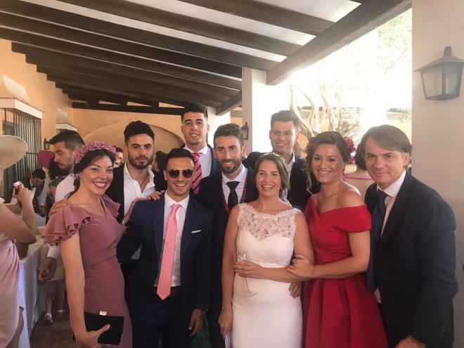 José Mari, centrocampista del Cádiz, se ha casado este sábado rodeado de amigos y familiares.