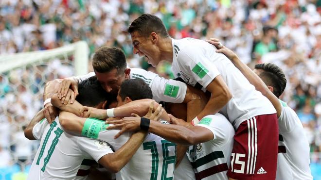 Mexico celebra el gol de Carlos Vela ante Corea.