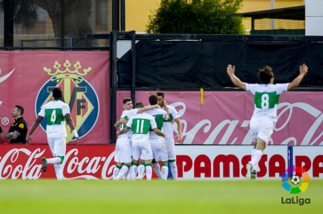 El Elche celebra su único gol en la Ciudad Deportiva del Villarreal.