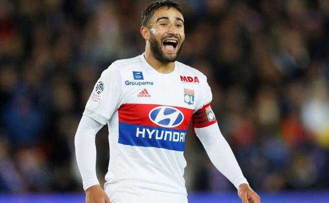 Fekir celebra un gol con el Olympique de Lyon.