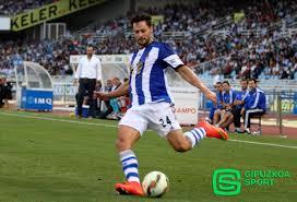 De la Bella tiene un año más de contrato con la Real Sociedad. FOTO: KARLOS AGINAGA