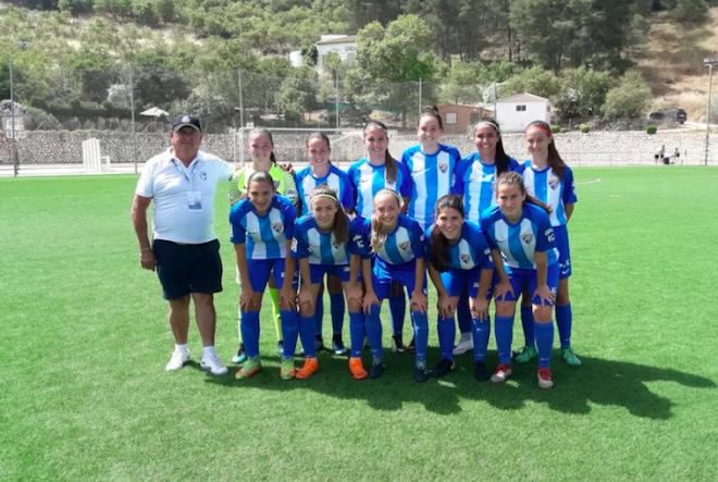 El once inicial del equipo cadete del Málaga Femenino.