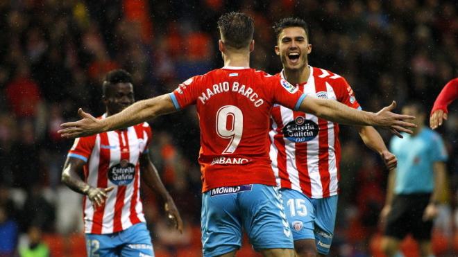 Barco, felicitado tras marcar (Foto: El Progreso).