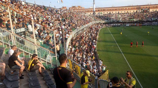 Ambiente prepartido antes del castellón-Portugalete.