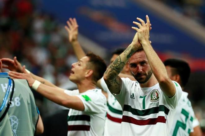 Miguel Layún celebra el triunfo de México ante Corea del Sur en el Mundial.