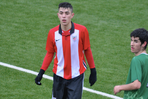 Aitor Paredes, aquí en un partido con el Juvenil del Athletic Club, ha dado positivo por COVID (Foto: MediaBase Sports).