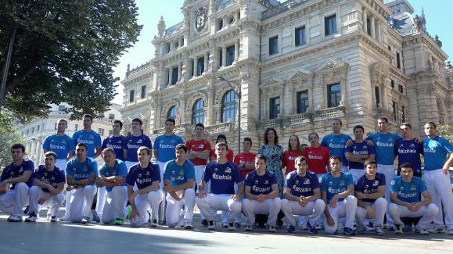 El Torneo Bizkaia auspiciado por la Diputación, contará por primera vez, con pelotaris mujeres.