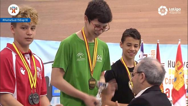 El andaluz Daniel Elbaz, campeón de halterofilia sub 15 en el XVI Campeonato de España que se ha celebrado en Madrid.