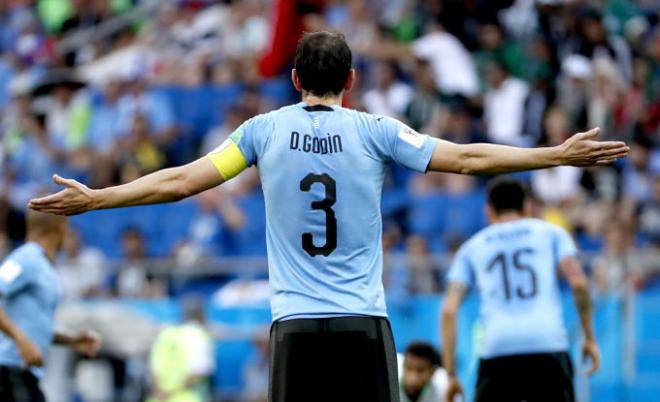 Diego Godín, en un partido con Uruguay.