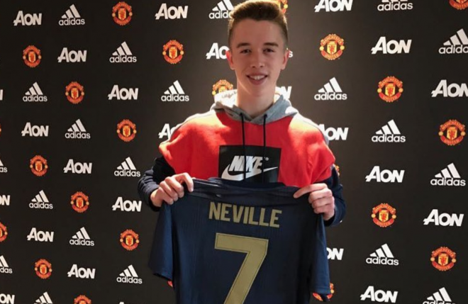 Harvey Neville, fichaje del Manchester United.