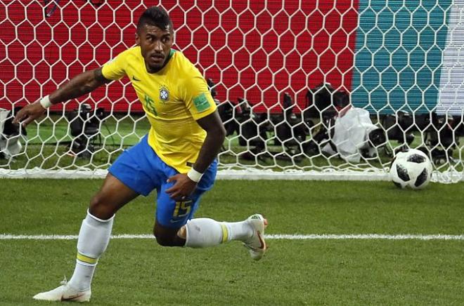 Paulinho celebra su gol en el Serbia-Brasil del Mundial de Rusia.