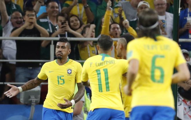 Celebración del gol de Paulinho a Serbia en el partido de Brasil dentro del Grupo E del Mundial de Rusia 2018.