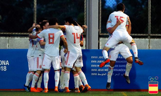 Los jugadores españoles celebran el gol del triunfo ante Marruecos.