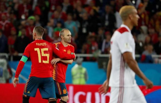 Iniesta y Ramos, en momento del España-Marruecos del Mundial de Rusia.