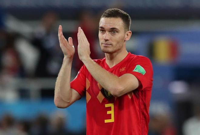 Thomas Vermaelen aplaude durante el partido de Bélgica ante Inglaterra en el Mundial de Rusia 2018.