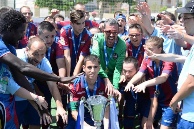 El Levante UD EDI en una de sus participaciones en la Costa Blanca Cup.