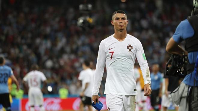 Cristiano Ronaldo, frustrado tras la derrota de Portugal ante Uruguay en el Mundial de Rusia 2018.