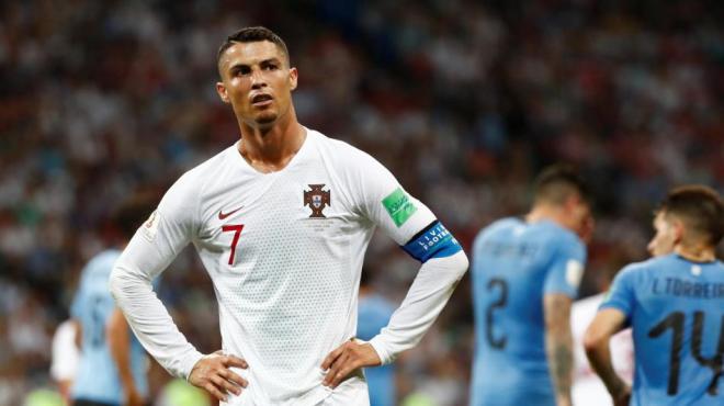 Cristiano Ronaldo se lamenta en el partido de la selección portuguesa ante Uruguay