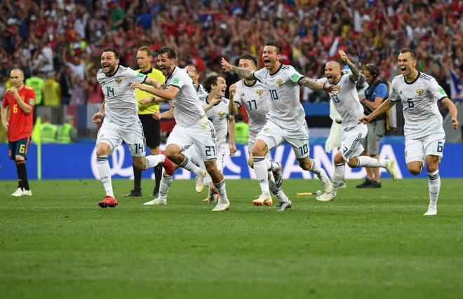 Los jugadores rusos celebran el pase a cuartos.