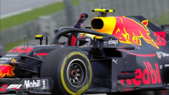 Verstappen celebra su victoria en el Gran Premio de Austria.