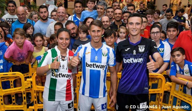 Presentación de las camisetas del Leganés en la temporada 2018/19.