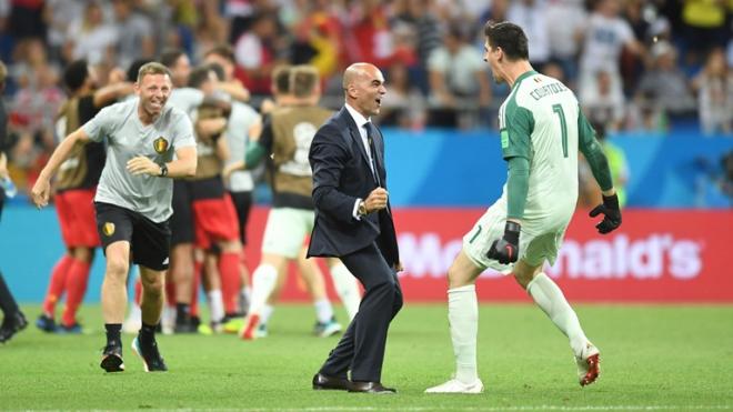 Courtois y Roberto Martínez celebran el pase a cuartos de final del Mundial de Rusia.