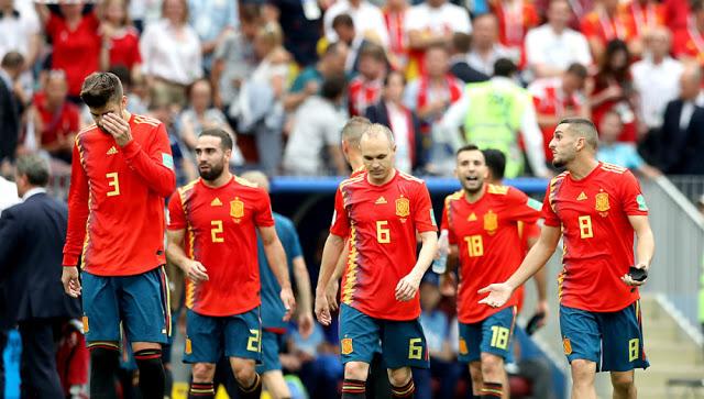 Jugadores de España ante Rusia, que ganó en los penaltis y pasó a cuartos.