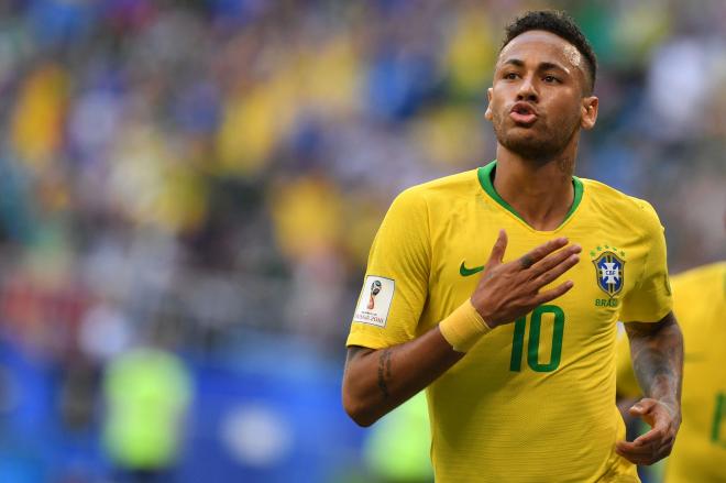 El delantero brasileño Neymar Jr. celebra su gol en la victoria de Brasil ante México en el Mundial de Rusia 2018.