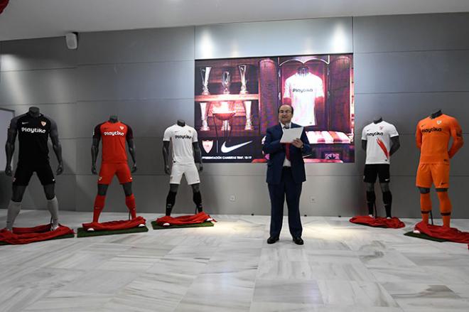 José Castro, en la presentación de las equipaciones del Sevilla FC. (FOTO: Kiko Hurtado)