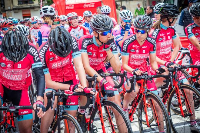 El Bizkaia Durango correrá a partir del viernes el Giro Rosa.