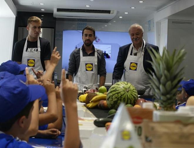 Rubén Blanco junto a Vicente del Bosque (Foto: Teleprensa).