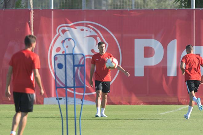 Lenglet, en un entrenamiento del Sevilla (Foto: Kiko Hurtado).