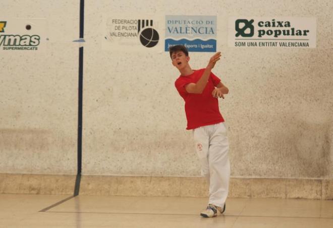 Sub 18 de escala i corda