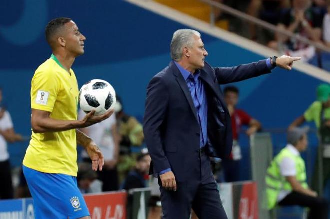 Danilo, el defensa brasileño queda fuera del Mundial por una lesión de tobillo.
