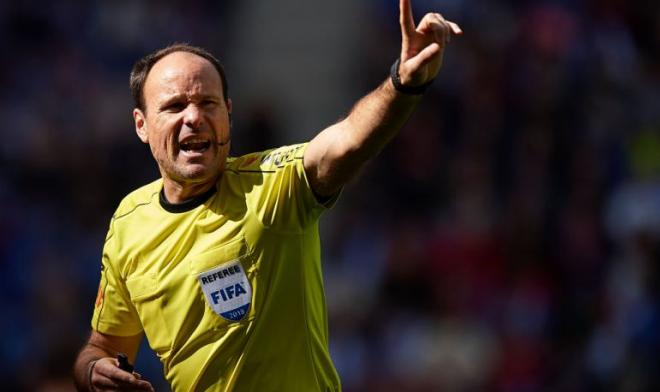 Mateu Lahoz, en un partido de LaLiga Santander.