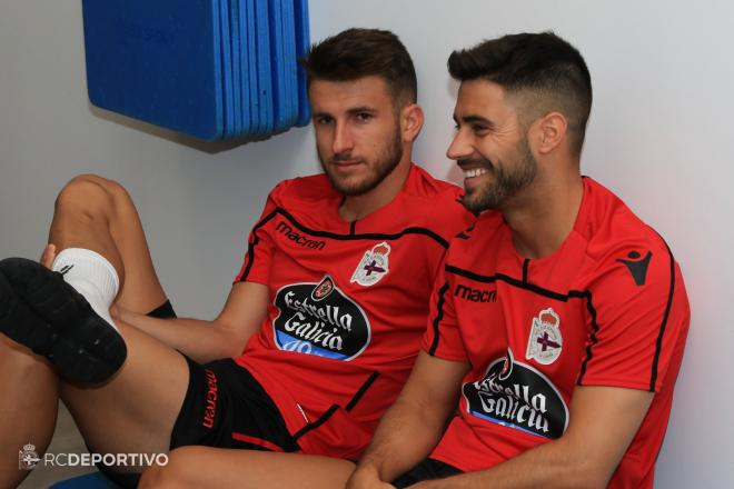 Carles Gil y Gerard Valentín, en las pruebas médicas del Deportivo (Foto: RCD).