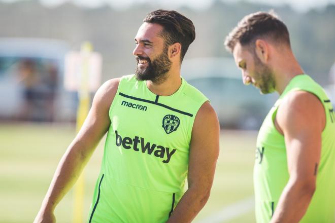 Ivi López en el primer entrenamiento del Levante UD de la 2018-2019 (Adolfo Benetó).