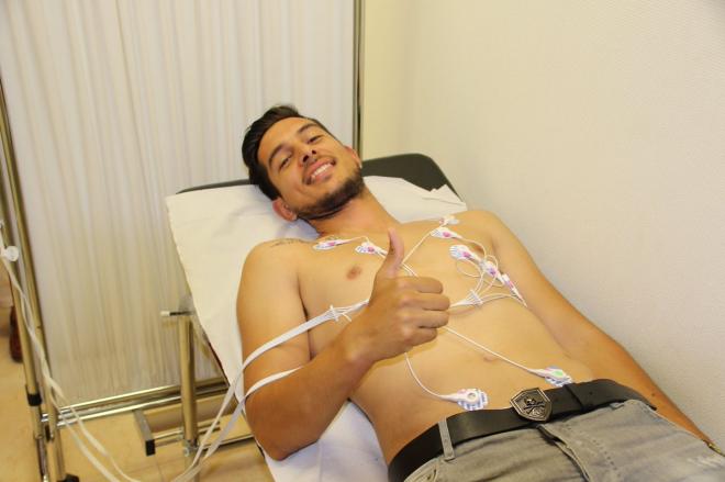 Marcos Mauro se somete a las pruebas médicas (Foto: Cádiz CF).