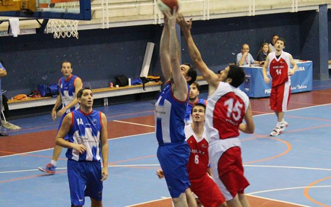 La seleccion de Bizkaia de baloncesto U20 en el Torneo Madalenak de 2017.