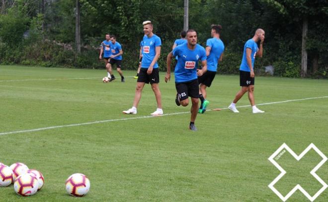 Pedro León, en una sesión de entrenamiento (Foto: SD Eibar)