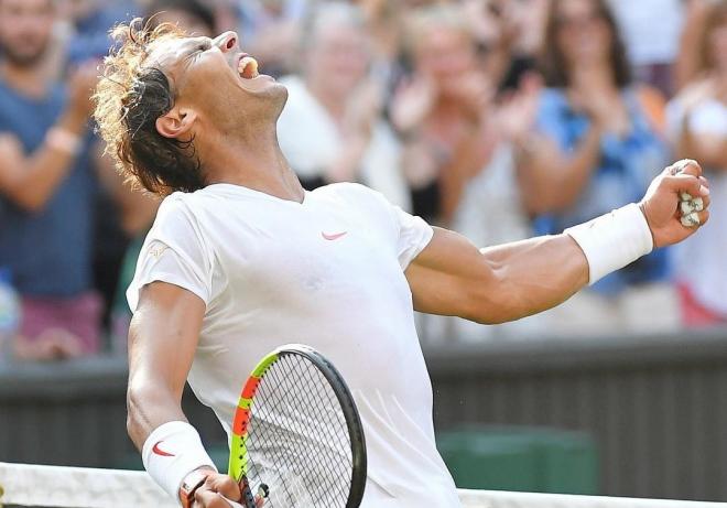 Rafa Nadal festeja un punto ante Del Potro.