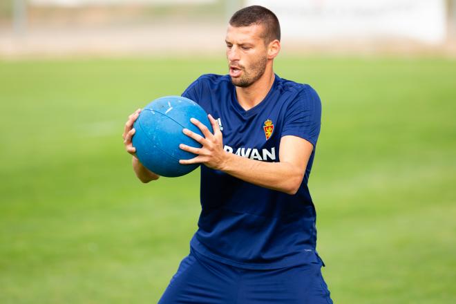 Bruno Perone en un entrenamiento de pretemporada (Foto: Daniel Marzo).