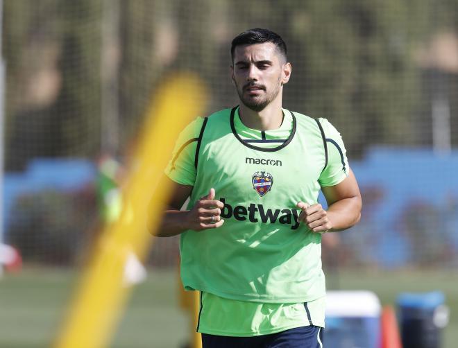 Chema en un entrenamiento del Levante UD (David González).