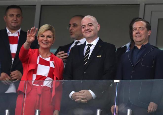 Kolinda Grabar-Kitarovic, presidenta de Croacia, junto a Gianni Infantino.