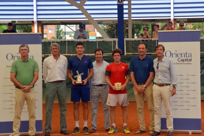 Cachín y Boluda en la final masculina (Foto: Torneo Internacional Tenis Getxo).