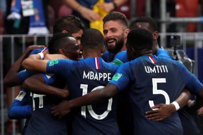 Los jugadores de Francia festejan un gol.