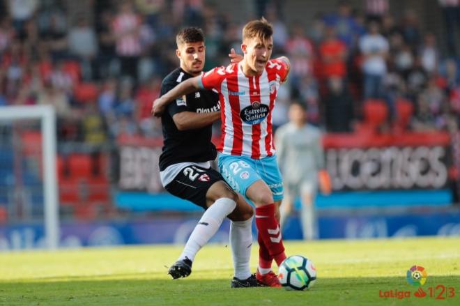 Dani Escriche, nuevo fichaje del Huesca, durante un partido del Lugo.