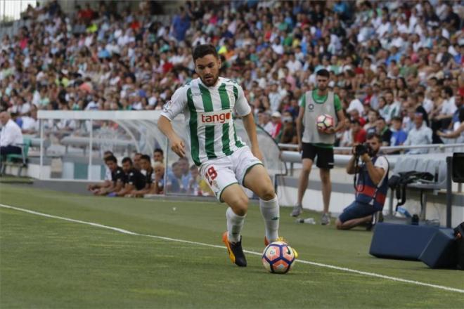 Javi Galán, del Córoba, interesa al Eibar (Foto: Sportball)